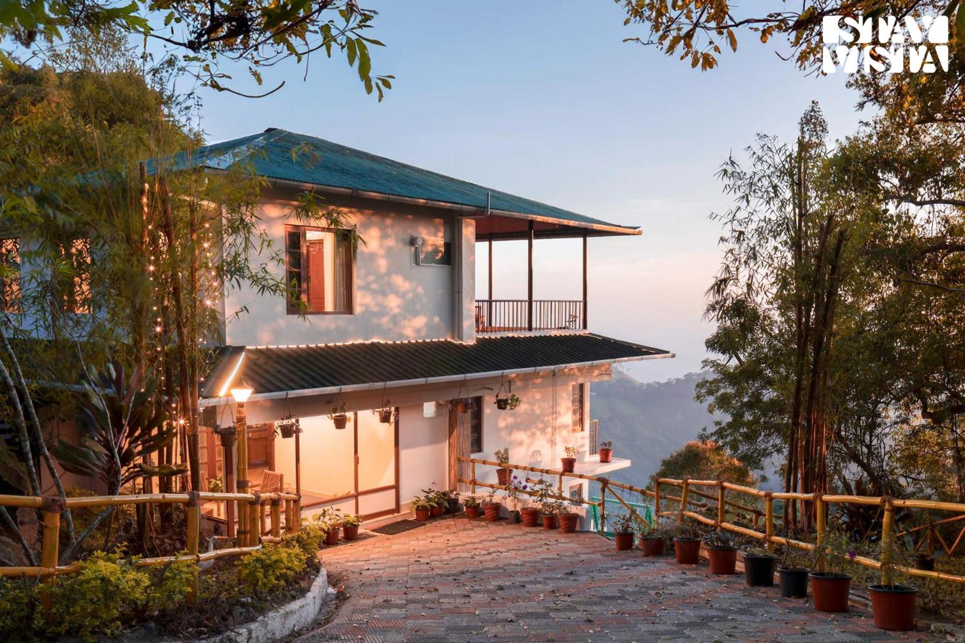 Stayvista At Vale Echoes - Breakfast Included Munnar Bagian luar foto