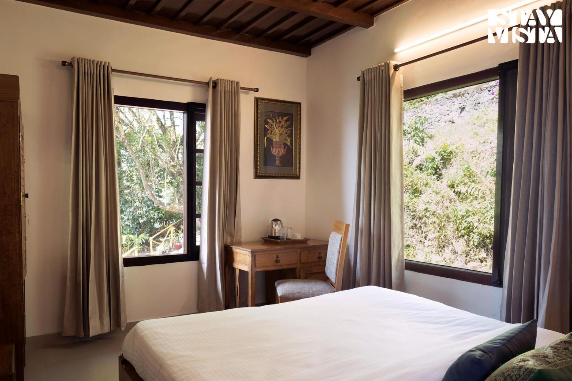 Stayvista At Vale Echoes - Breakfast Included Munnar Bagian luar foto