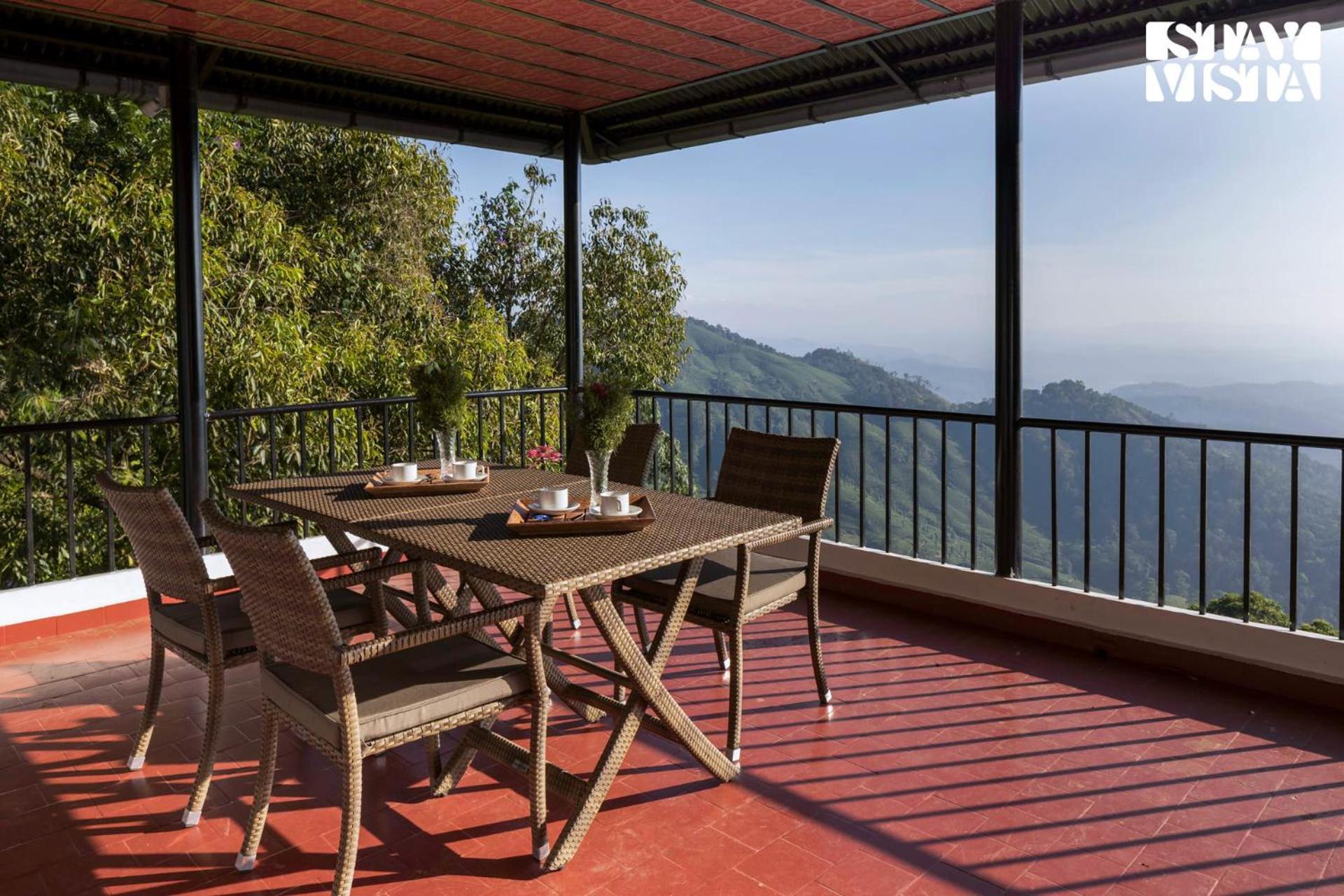 Stayvista At Vale Echoes - Breakfast Included Munnar Bagian luar foto