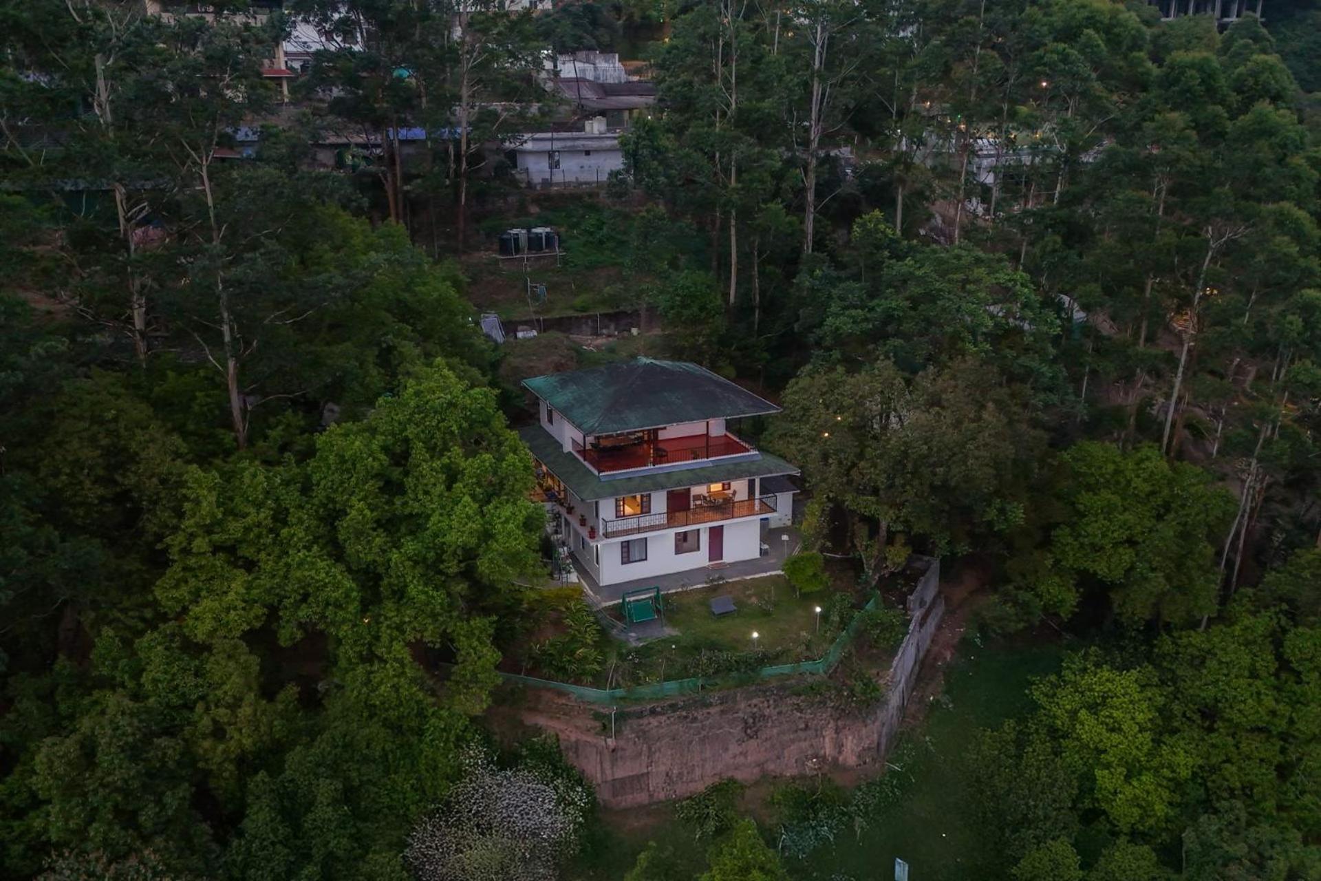 Stayvista At Vale Echoes - Breakfast Included Munnar Bagian luar foto